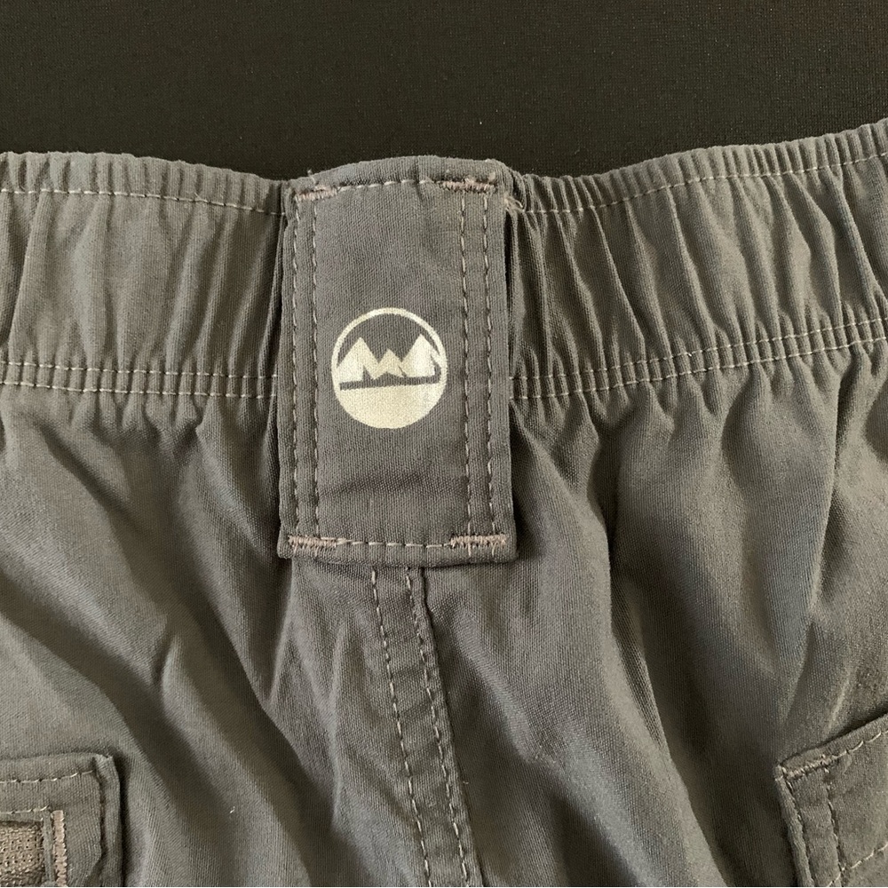 Wrangler Casual Gray  Pull-On Shorts with Logo Button - Picture 3 of 8